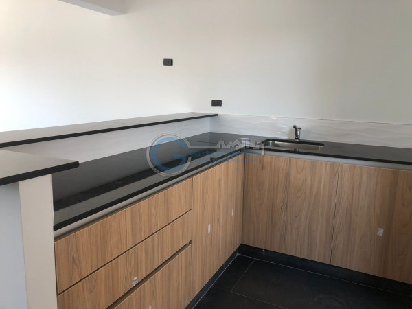 VENTA DEPARTAMENTO Semipiso UN DORMITORIO a estrenar. Balcon al frente y contrafrente con parrillero. Con cochera .Amenities en terraza vista al rio. Salta 1200