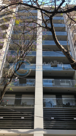 VENTA DEPARTAMENTO Semipiso UN DORMITORIO a estrenar. Balcon al frente y contrafrente con parrillero. Con cochera .Amenities en terraza vista al rio. Salta 1200