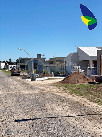 Lote en barrio cerrado - Brisanova, Pueblo Esther - Posesion inmediata!