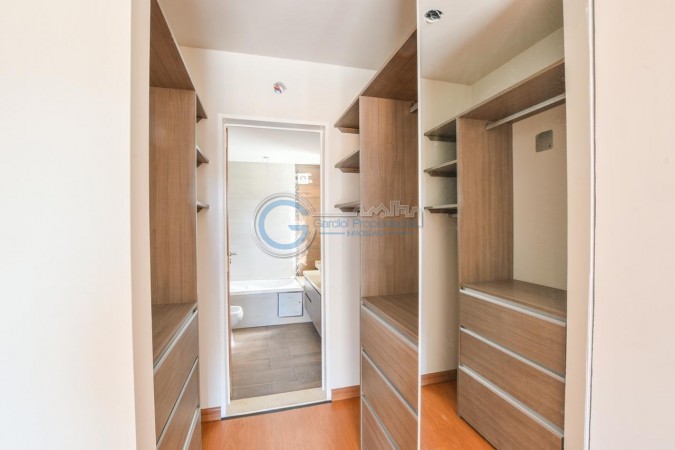 Semipiso DOS DORMITORIOS. Balcón y patio. Amenities. Entrega inmediata. Paraguay y Pellegrini