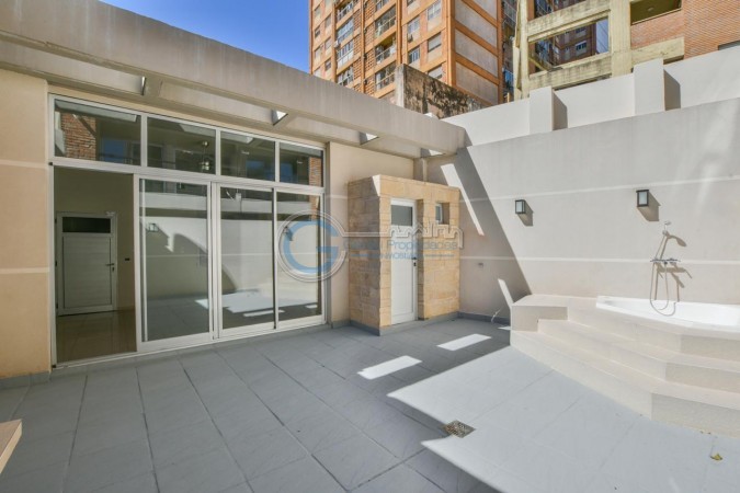 Semipiso DOS DORMITORIOS. Balcón y patio. Amenities. Entrega inmediata. Paraguay y Pellegrini