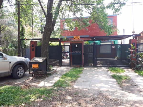 VENTA CONDOMINIO en FUNES, 4 casas independientes de un dormitorio con patio.