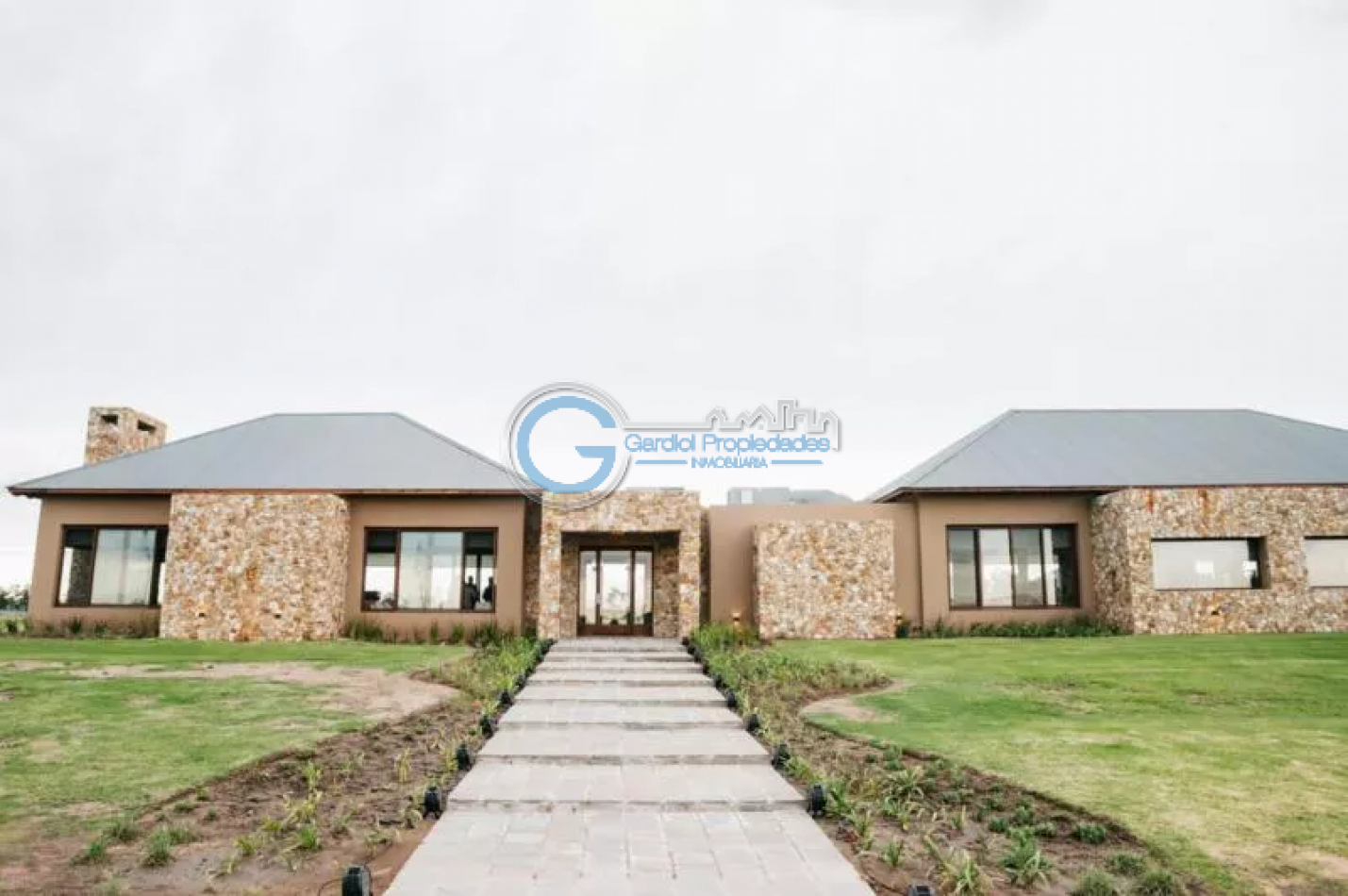 VENTA LOTE de 800m2 en el barrio residencial LA FINCA, FUNES 