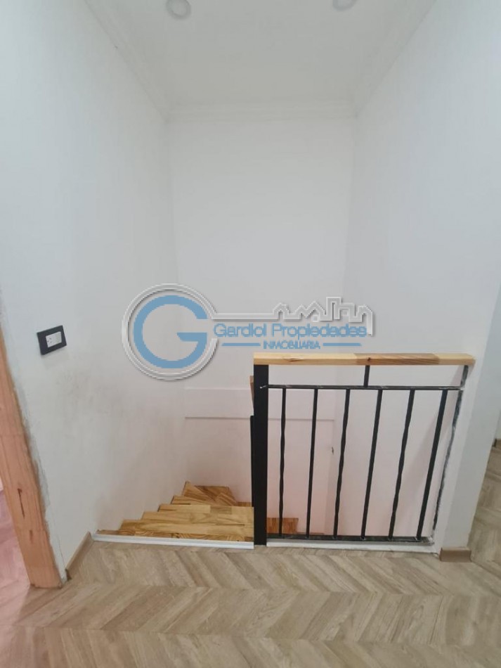 VENTA IMPECABLE CASA EN FISHERTON - 3 DORMITORIOS, PATIO, COCHERA