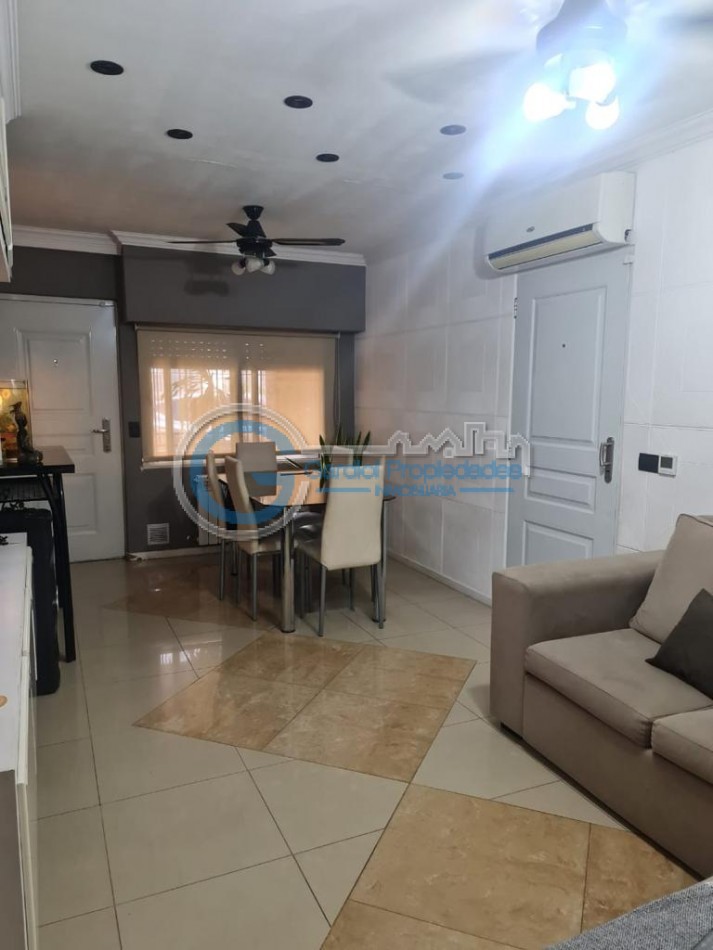 VENTA IMPECABLE CASA EN FISHERTON - 3 DORMITORIOS, PATIO, COCHERA