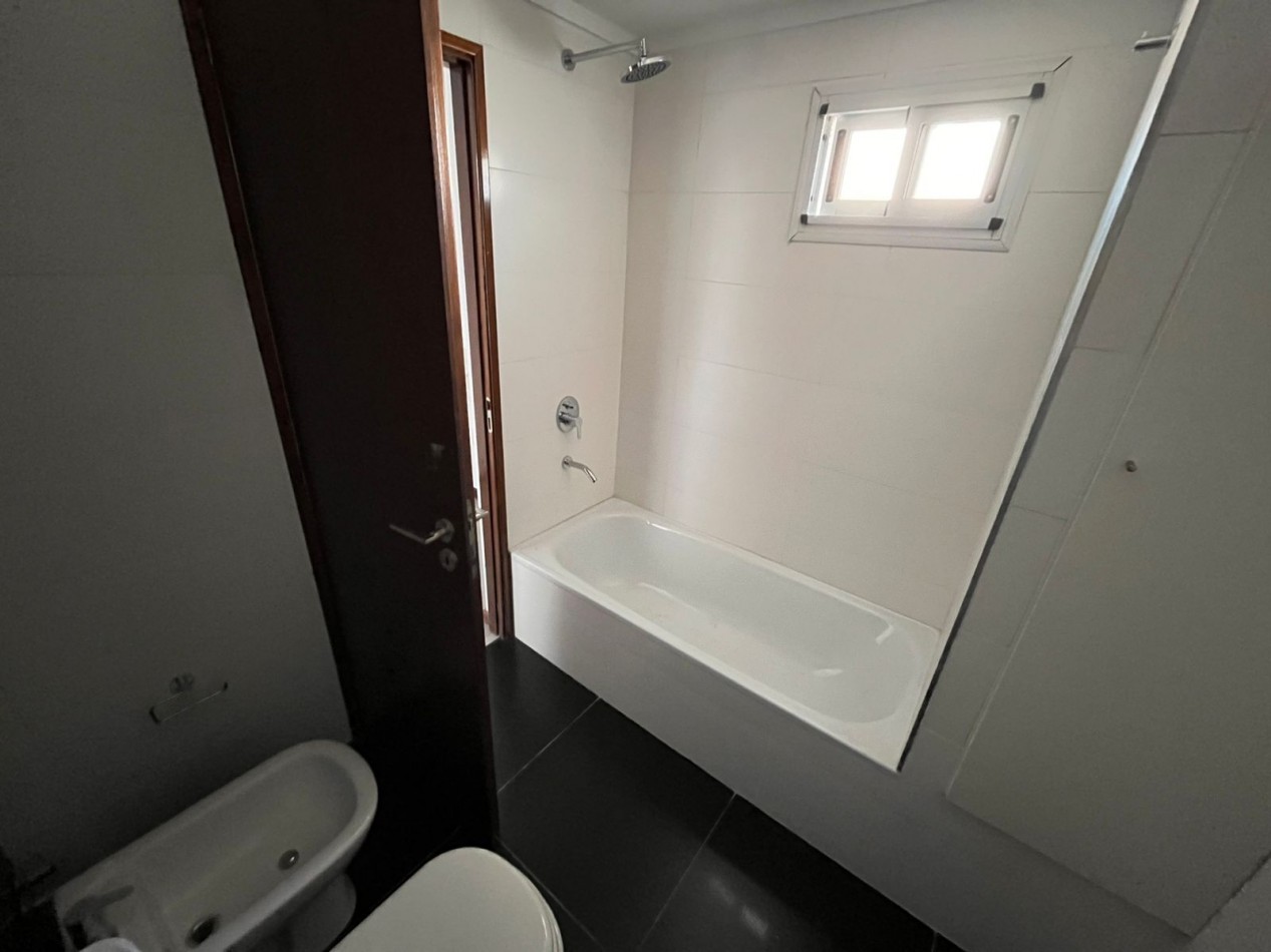 VENTA DEPARTAMENTO UN DORMITORIO - Balcones vidriados - ENTREGA INMEDIATA - Zeballos 2200