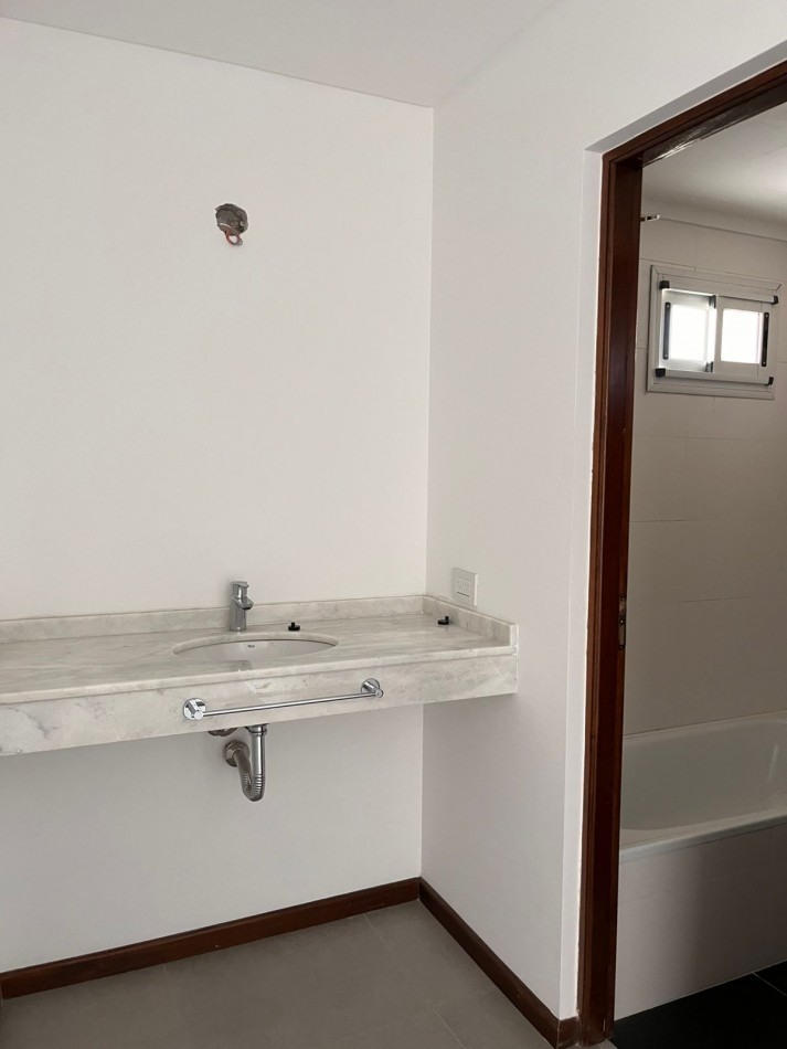 VENTA DEPARTAMENTO UN DORMITORIO - Balcones vidriados - ENTREGA INMEDIATA - Zeballos 2200