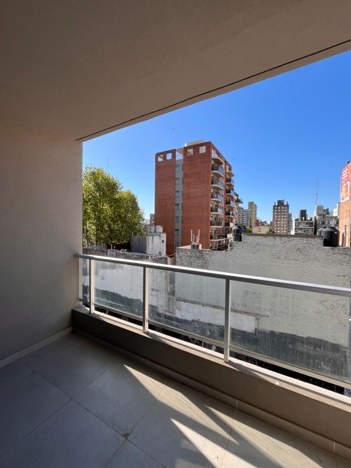 VENTA DEPARTAMENTO UN DORMITORIO - Balcones vidriados - ENTREGA INMEDIATA - Zeballos 2200