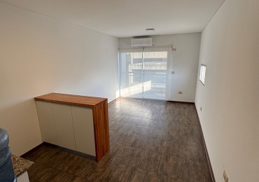 Oportunidad en venta - MONOAMBIENTE, balcon al frente - ABASTO