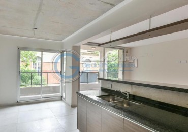 VENTA DEPARTAMENTO Semipiso 2 dormitorios con cochera. Balcon y patio. Amenities - Jujuy 1600